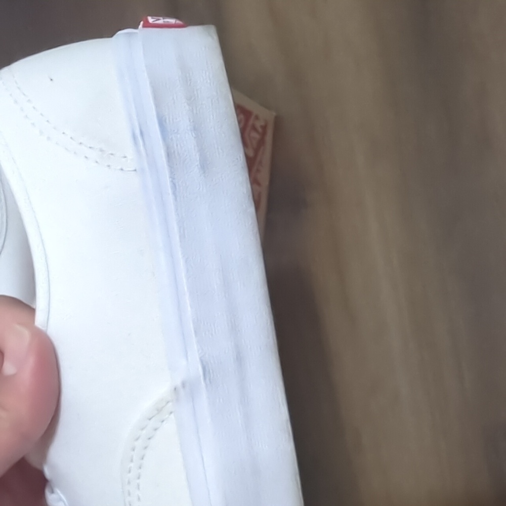 Vans - Picture 7 of 10